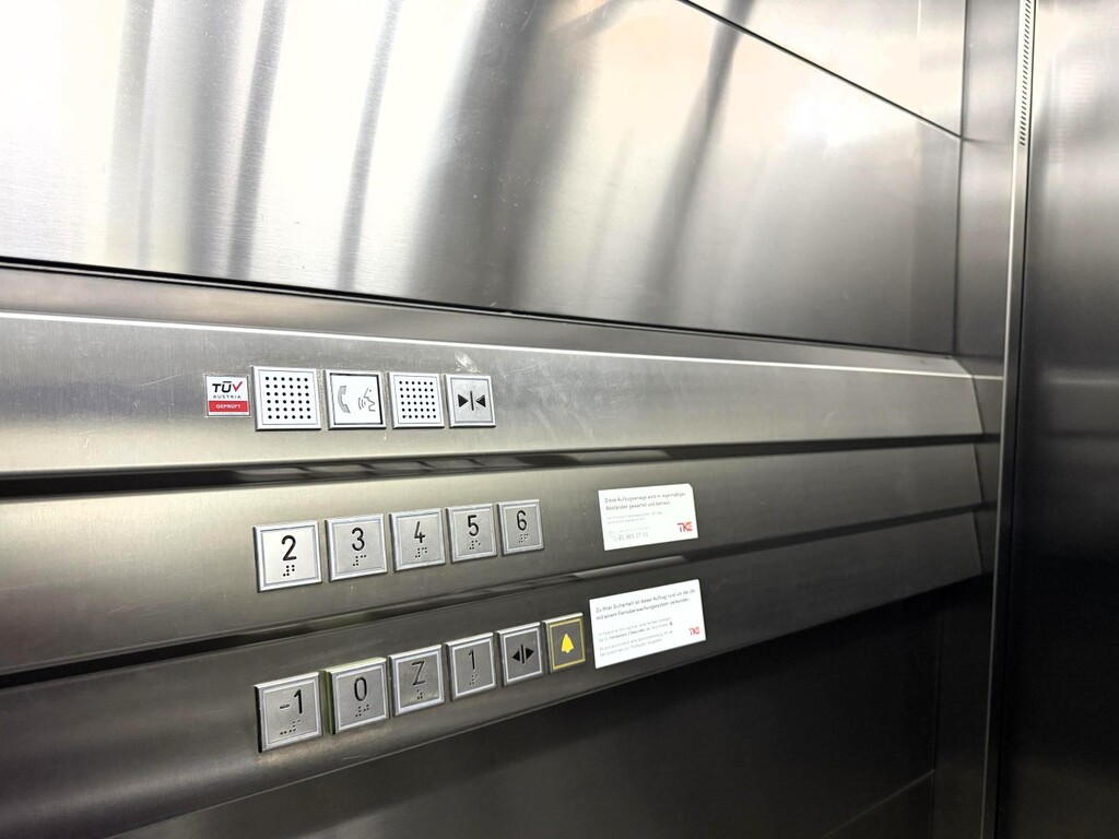 Aufzug für < 8 Pax von ThyssenKrupp/Baujahr 2012