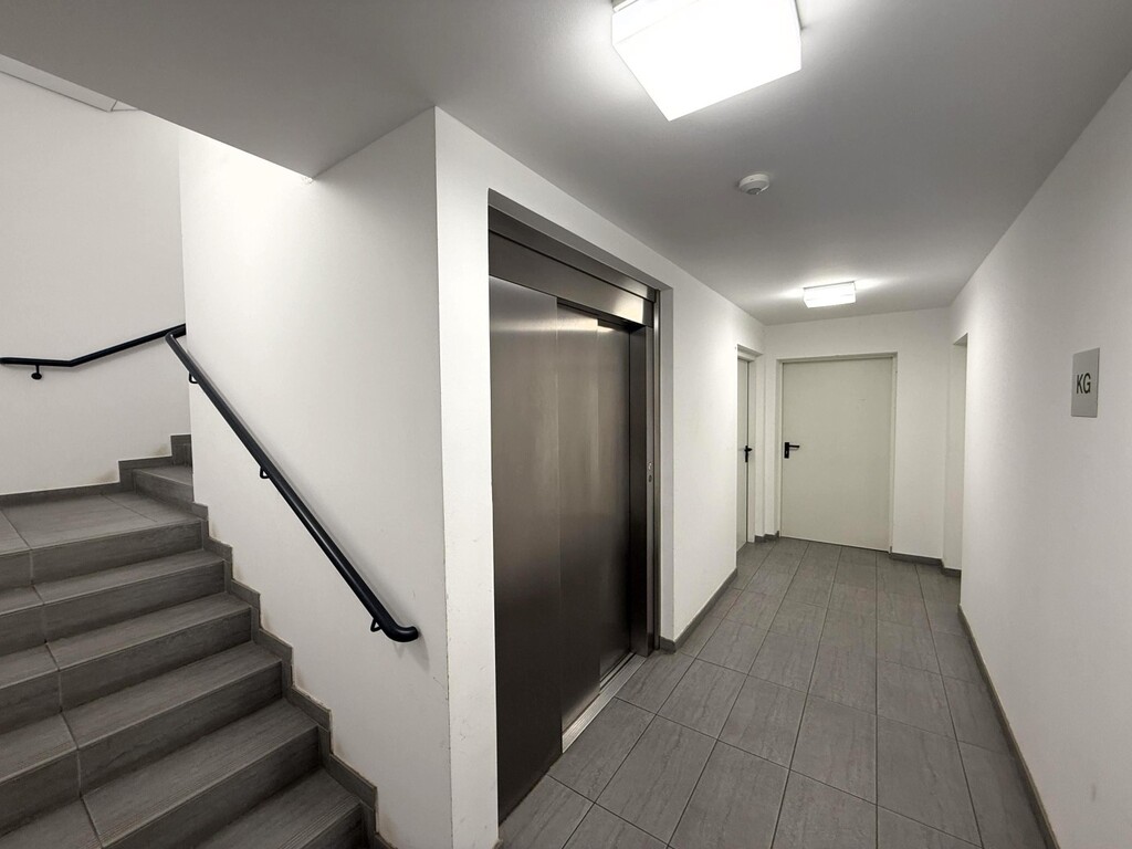 KG/Zugang Kellerabteile und Garage