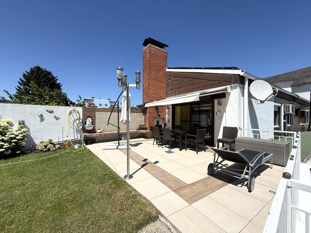 OG/Dachgartenterrasse mit Markise