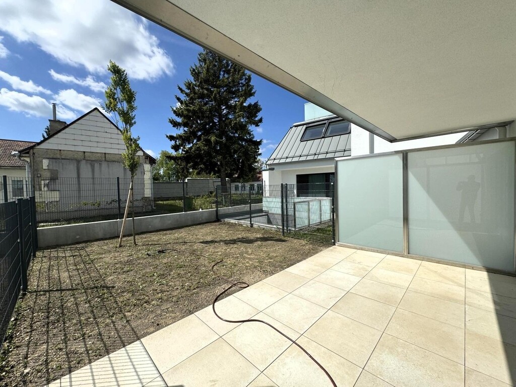 tw. überdachte Terrasse (1 von 2)  im Eigengarten