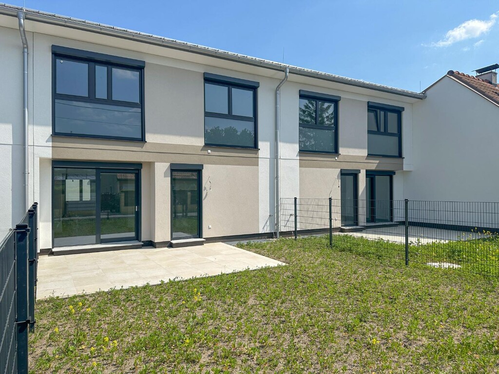 Haus-2-Terrasse-Garten-Perspektive