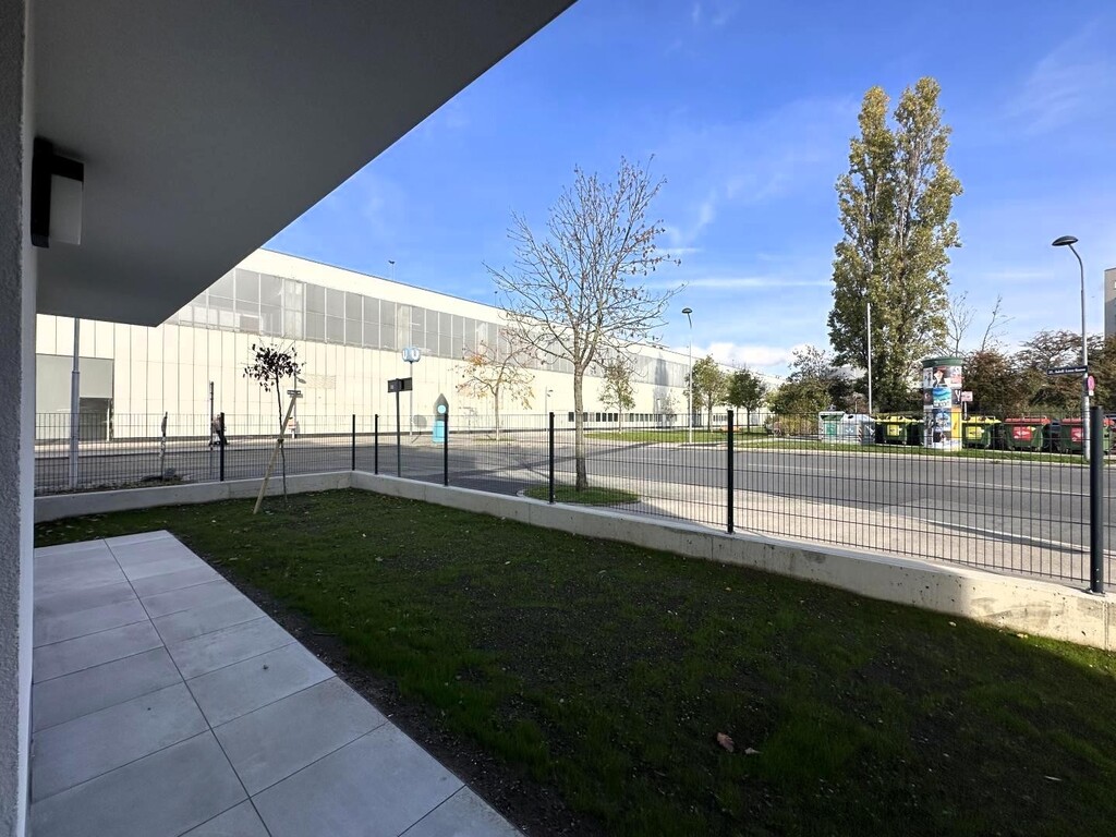 63 m² Terrasse + 123 m² Eigengarten