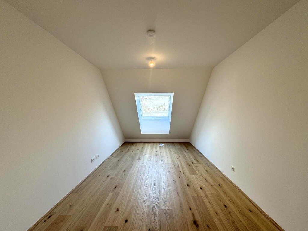 Schlafzimmer 1 von 3