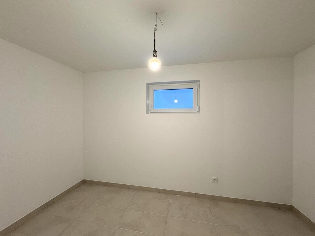 KG/Wohnkeller, Büro/Gäste