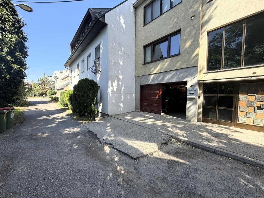Strassenansicht/Eingang Lager