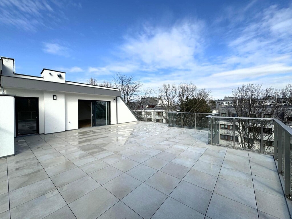Terrasse 1 von 2