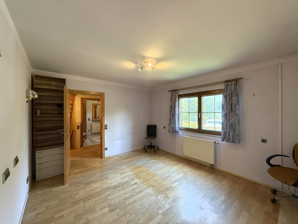 Schlafzimmer 1 von 3 im EG