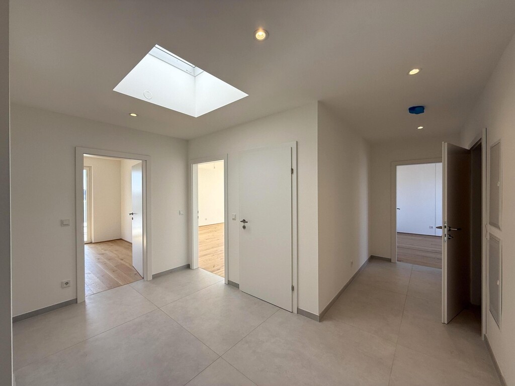 Wohnungseingang mit Tageslicht