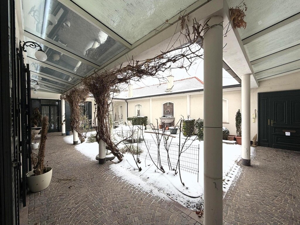 Innenhof/Eingang in die Liegenschaft