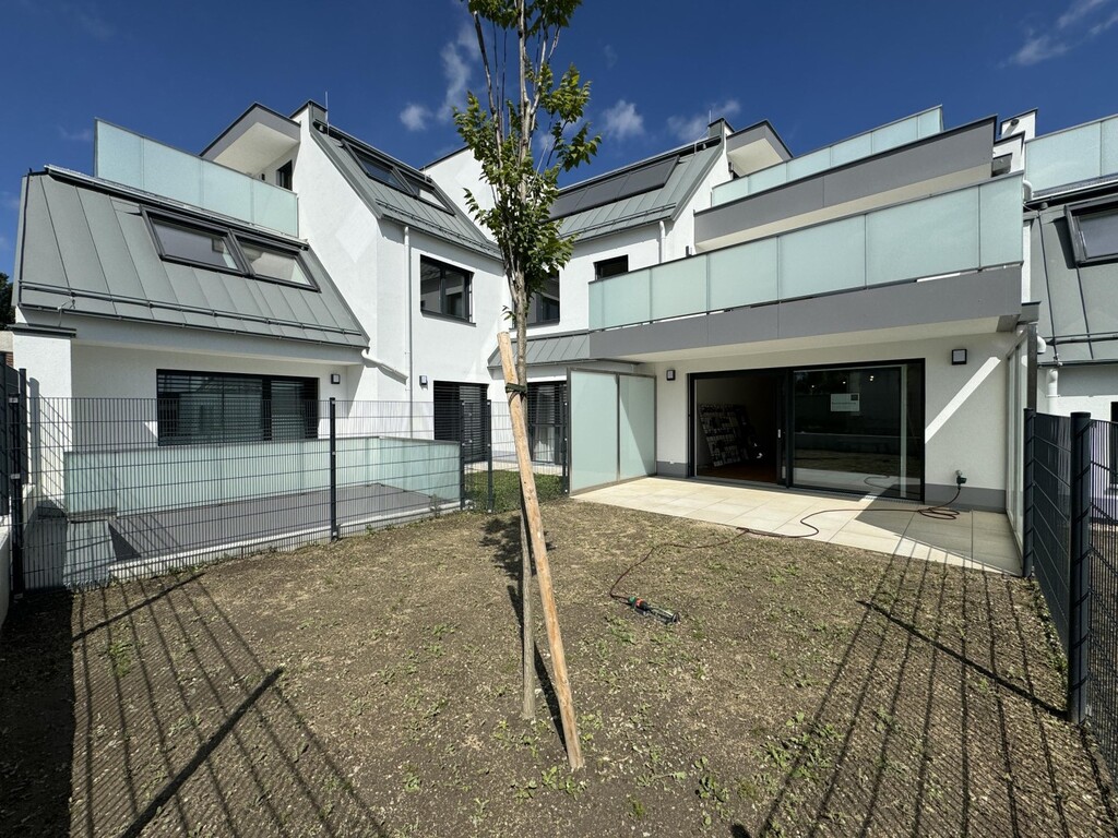tw. überdachte Terrasse (1 von 2)  im Eigengarten