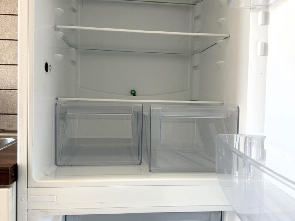 Küchendetail/Kühl- und Tiefkühlschrank
