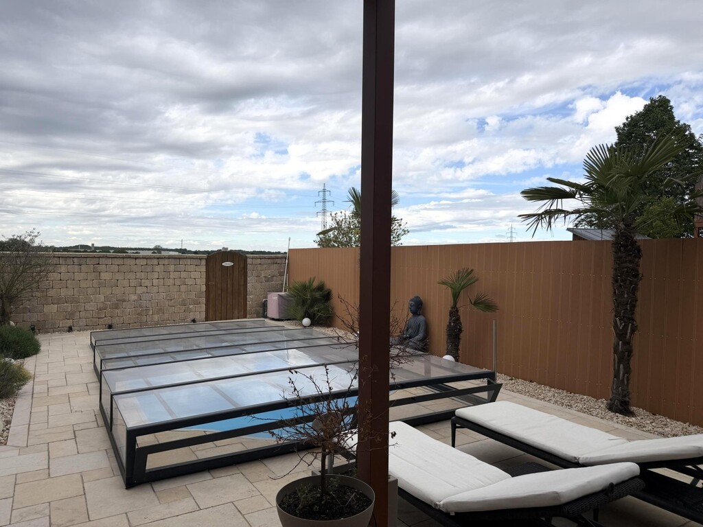 GG/Eigengarten mit Outdoor-Pool und Sommerküche
