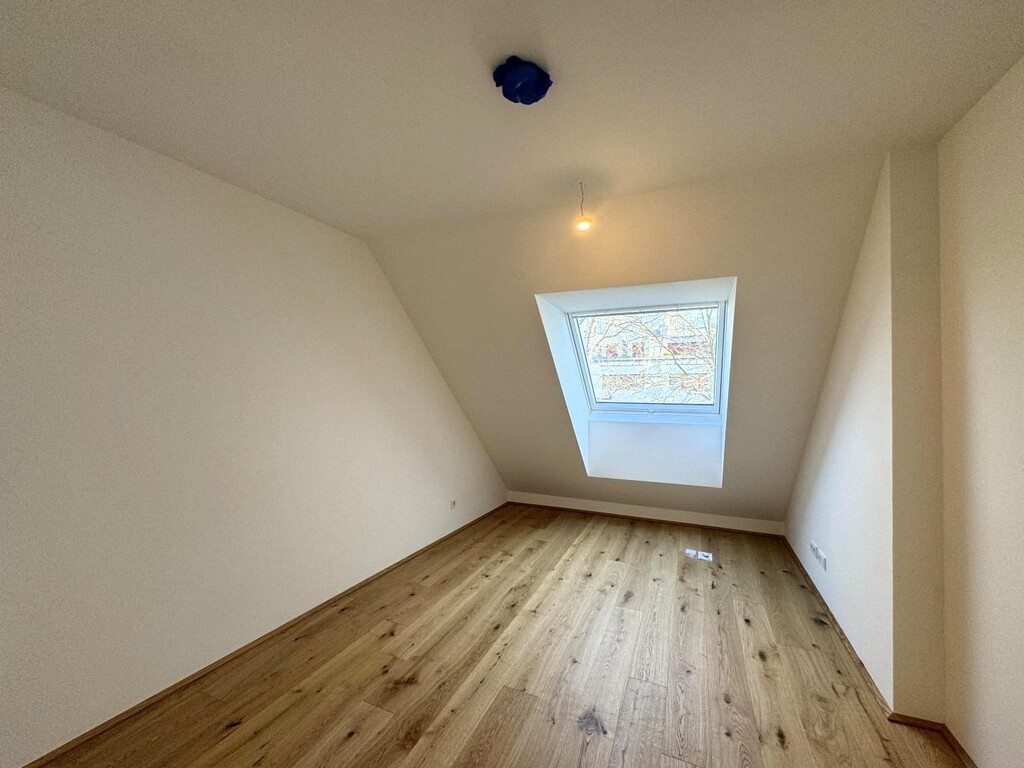 Schlafzimmer 2 von 2