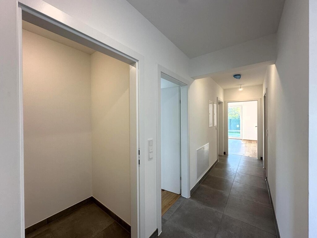 Verbindungsflur Gartenwohnung Top 3