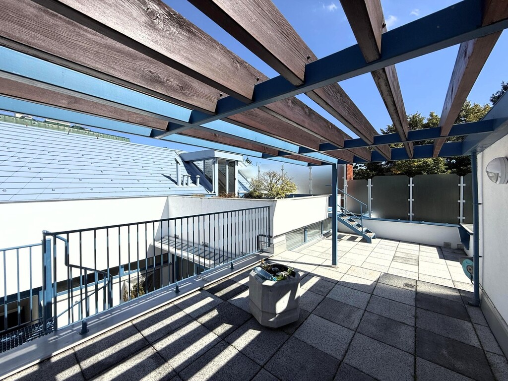 DG-Terrasse mit angrenzendem Spa