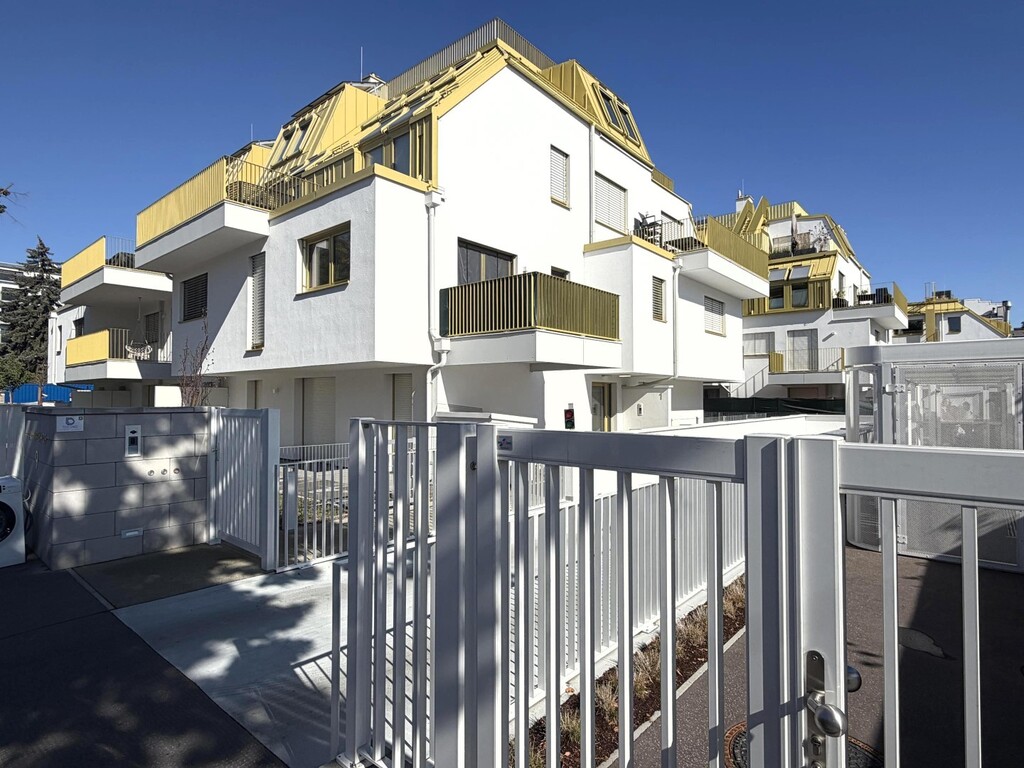 Wohnhausanlage/Strassenansicht