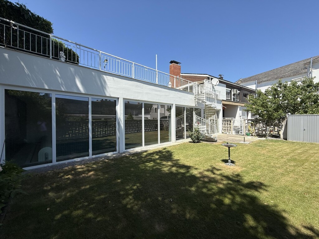 EG/Indoor-Pool-Garten