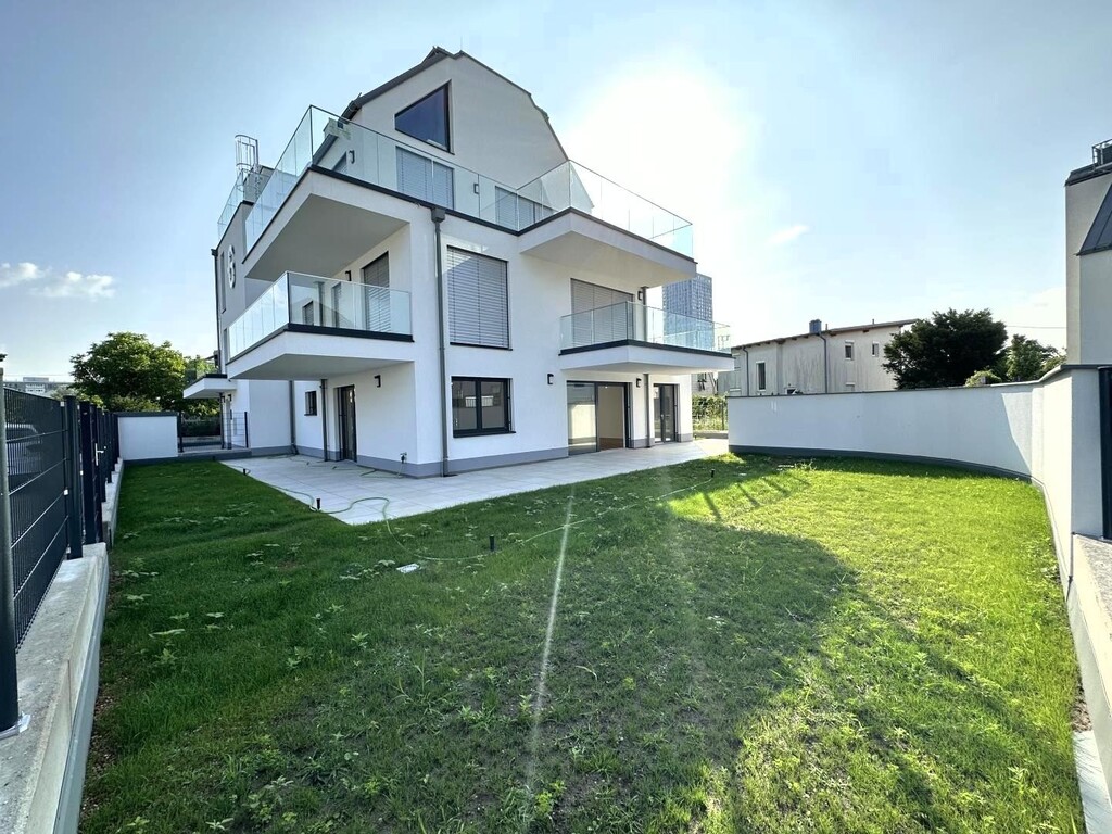 Hauptterrasse/Hauptgarten