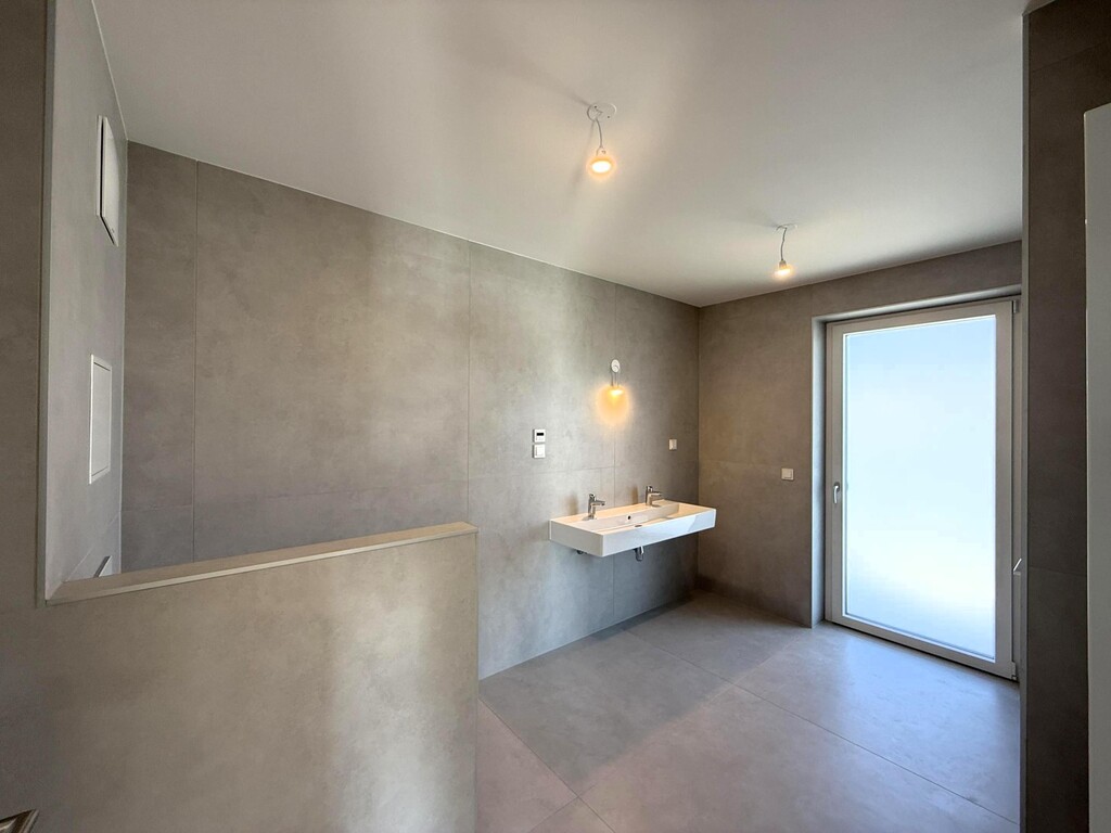 Badezimmer 1 von 2