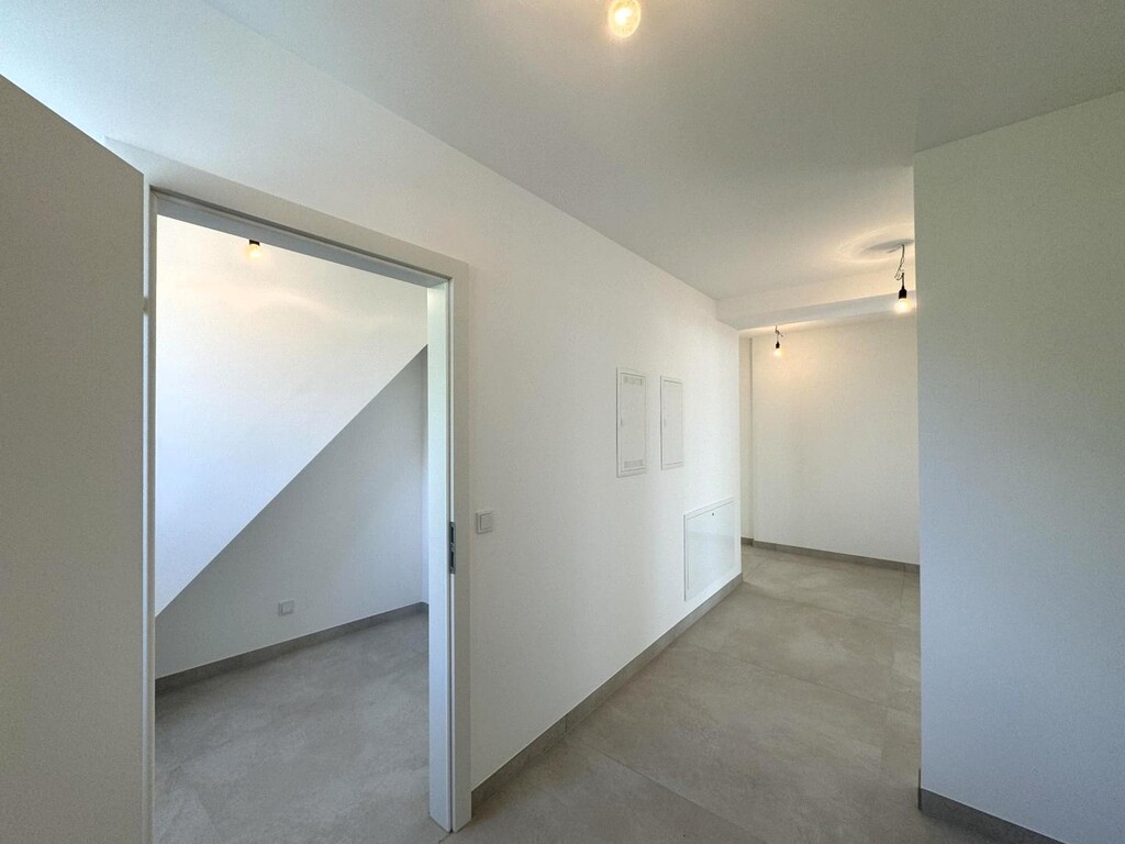 Wohnungseingang/Abstell, Waschküche