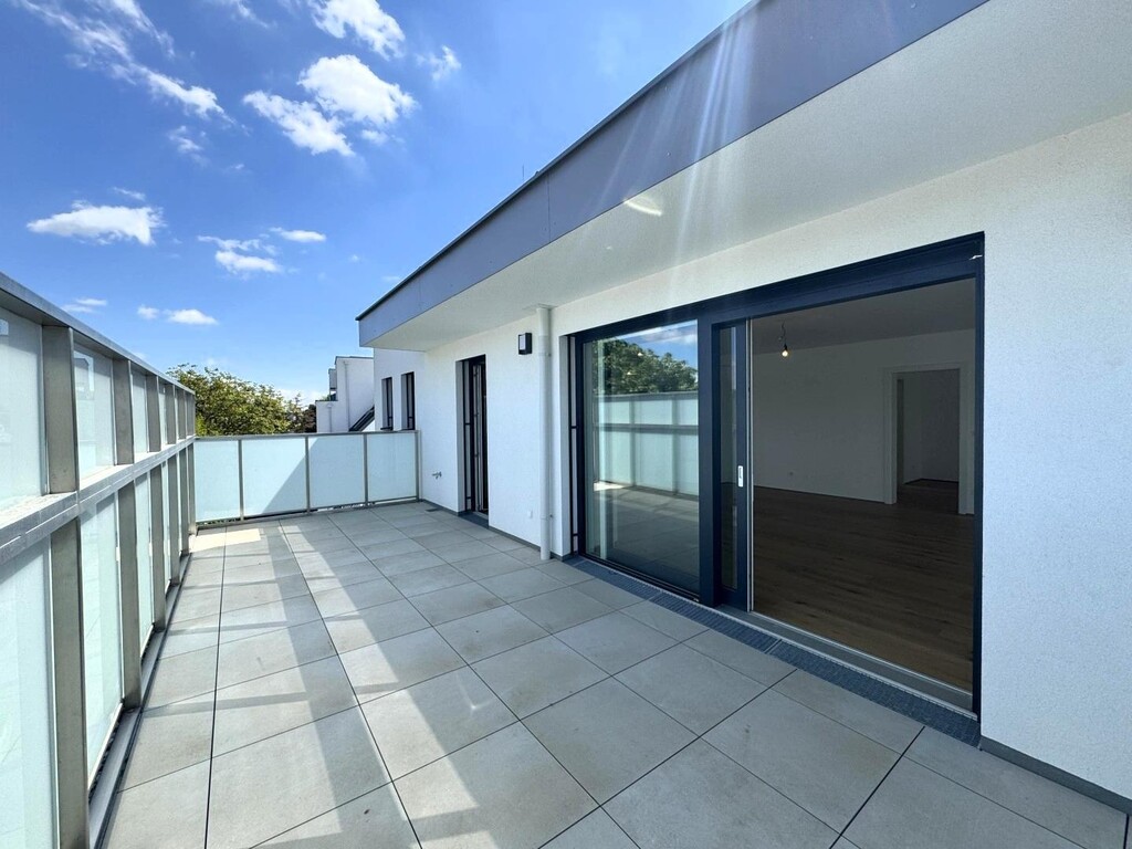 Terrasse 1 von 2