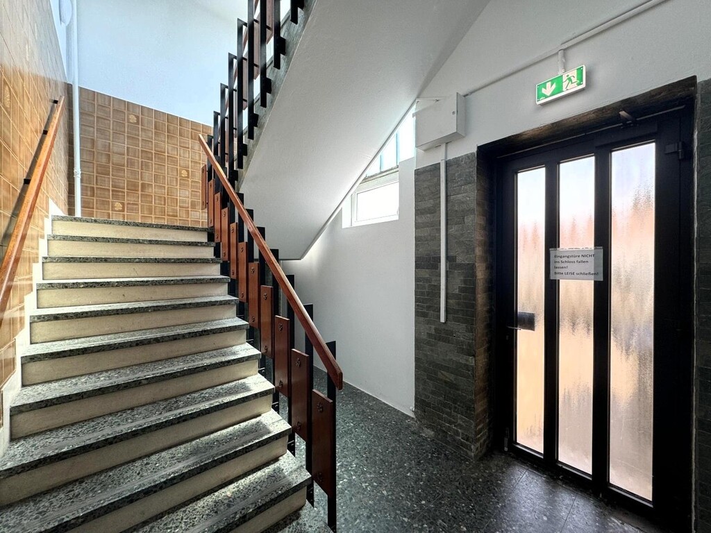 Stiegenhaus/Eingang, EG