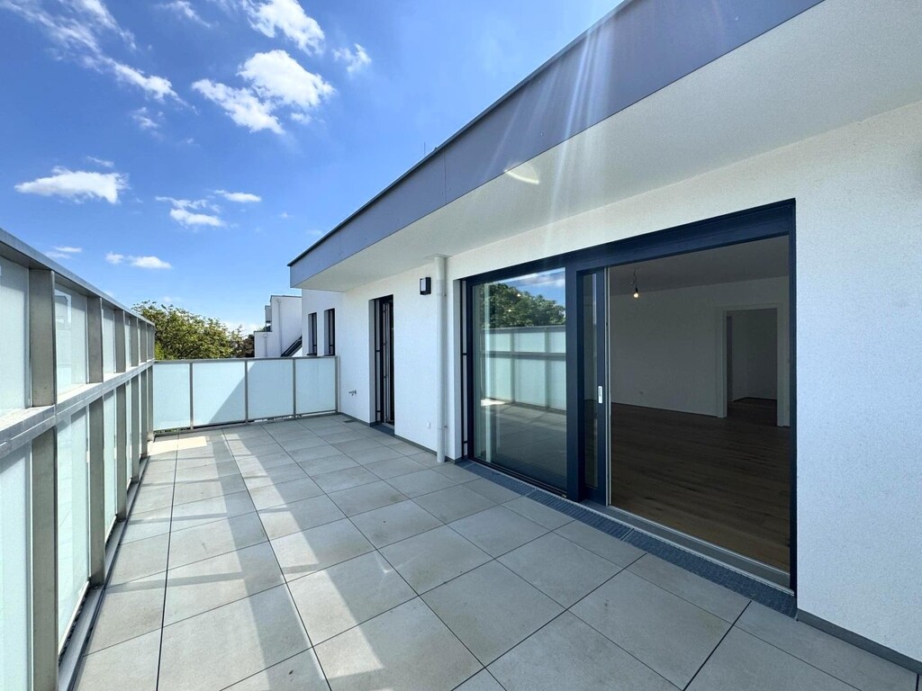 Terrasse 1 von 2