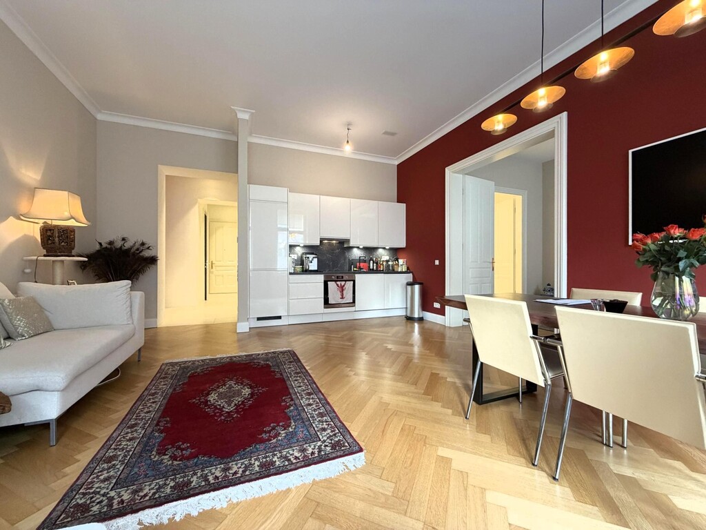 Wohn-/Esszimmer/Living