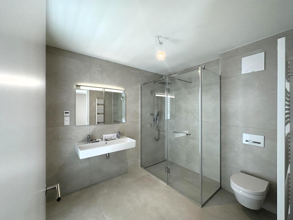 en Suite Badezimmer 1 von 2