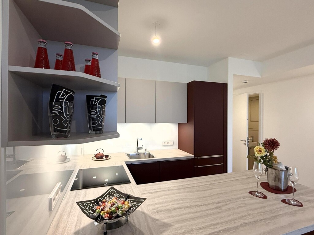 Wohn-/Essküche mit Küche und Siemensgeräte