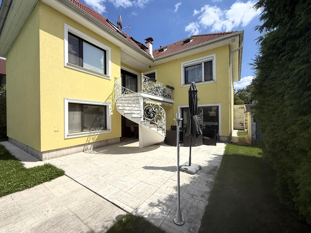 EG Terrasse, Zugang zum Pool