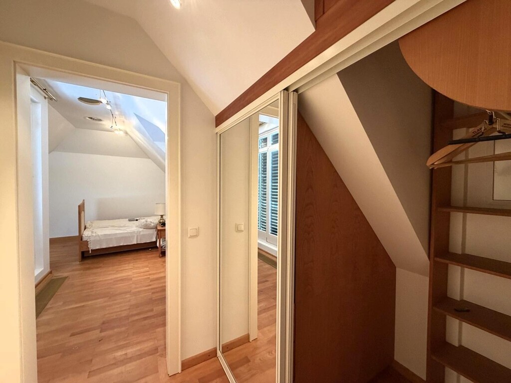 DG/Schlafzimmer 2 mit Bad en Suite