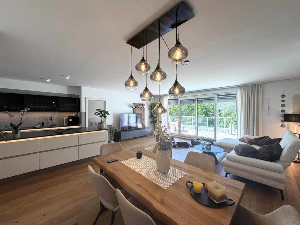 Living mit Designerküche, klimatisiert