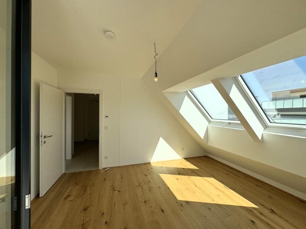 Schlafzimmer 1 von 2