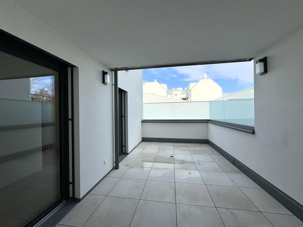 Terrasse 2 von 2