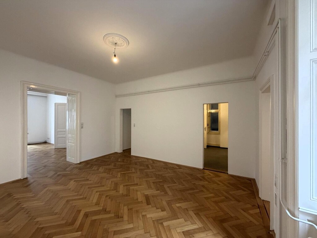 Innenhofseitiges Büro 4 von 7