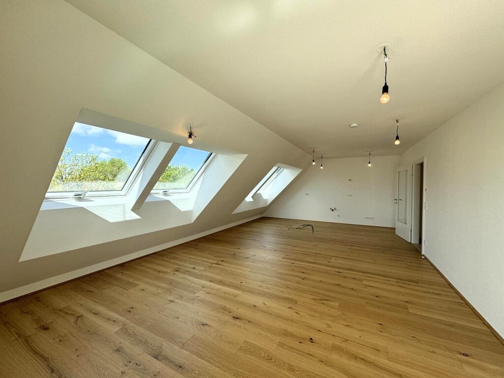 Wohnzimmer/Wohn-/Essküche