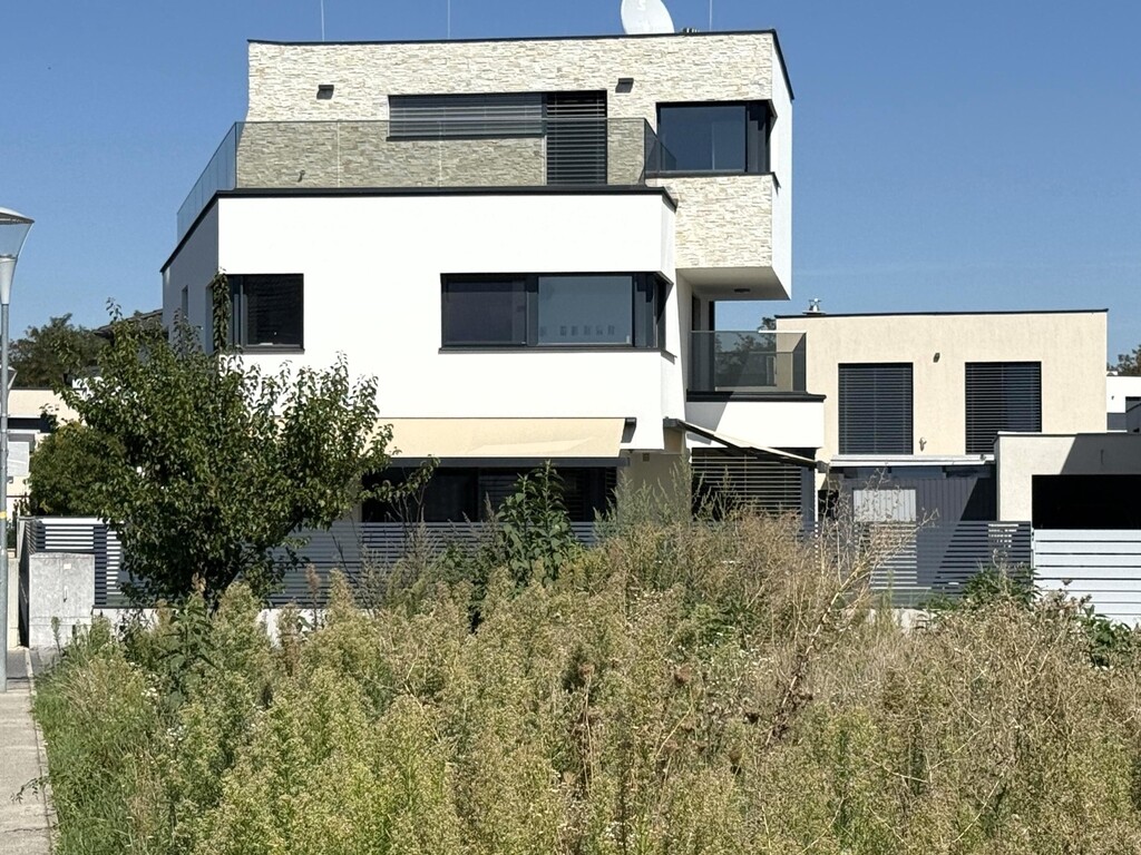 Aussenansicht/Villa in Stahlbetonbauweise