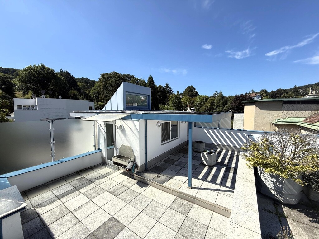 DG-Terrasse mit angrenzendem Spa