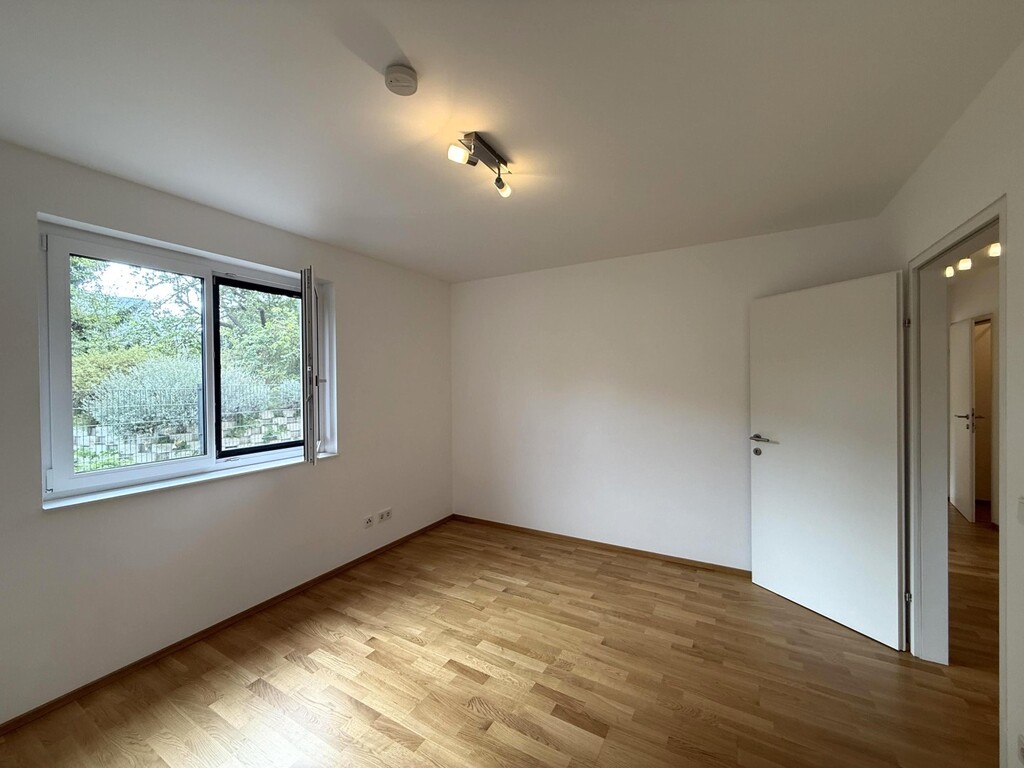 Schlafzimmer 2 von 2