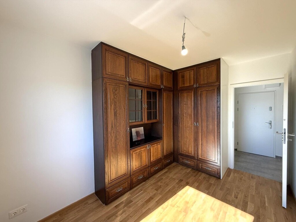 schlafzimmer 1/2 mit Einbauschrank