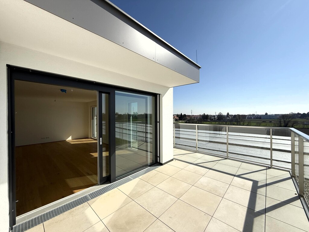 knapp 62 m² Terrassen