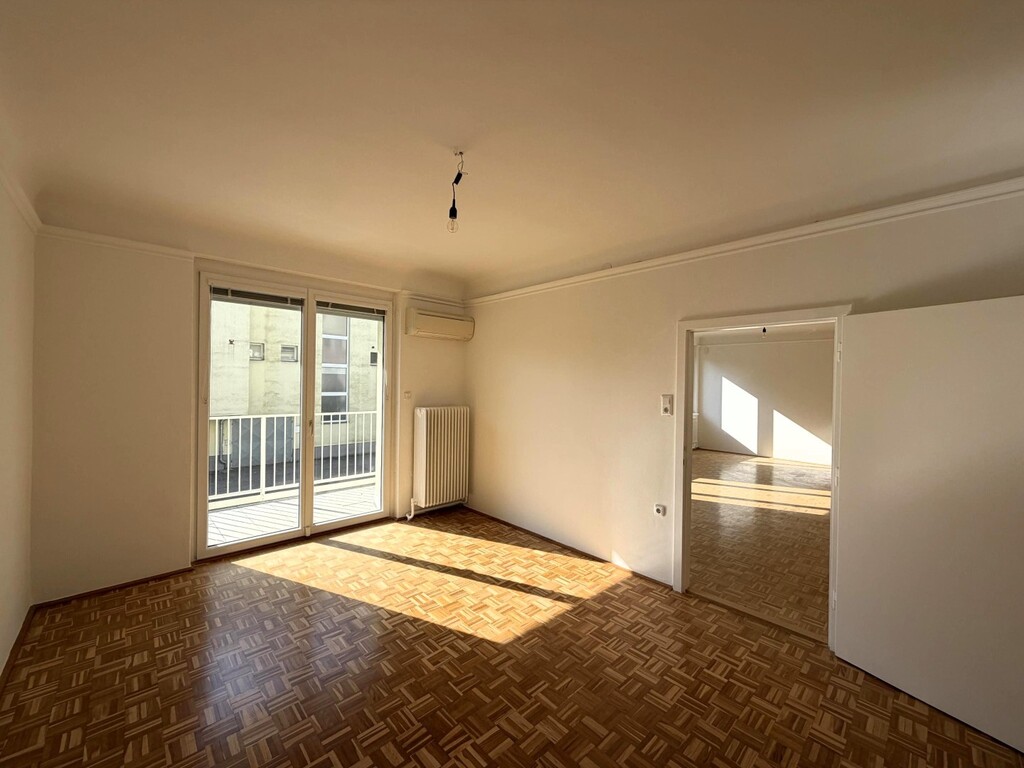 Schlafzimmer 1 von 2/klimatisiert