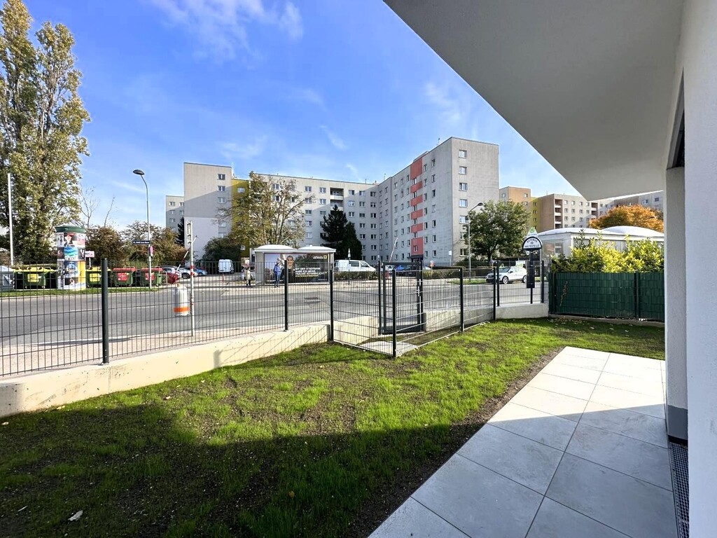 63 m² Terrasse + 123 m² Eigengarten