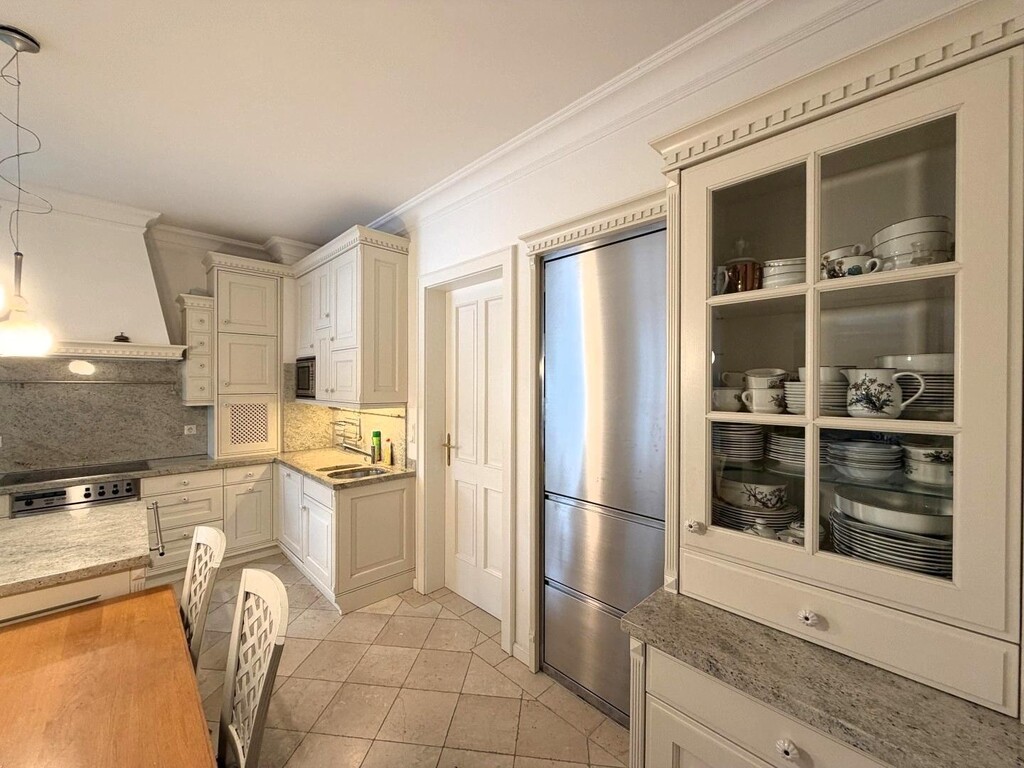 Essküche mit angeschl. Kühlraum