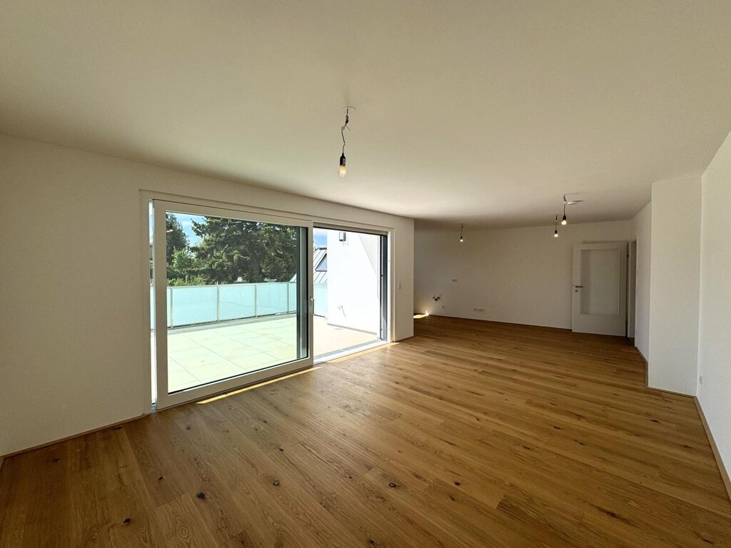 Wohnzimmer/Wohn- Essküche