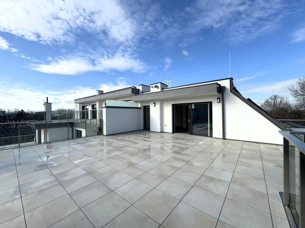 Terrasse 1 von 2