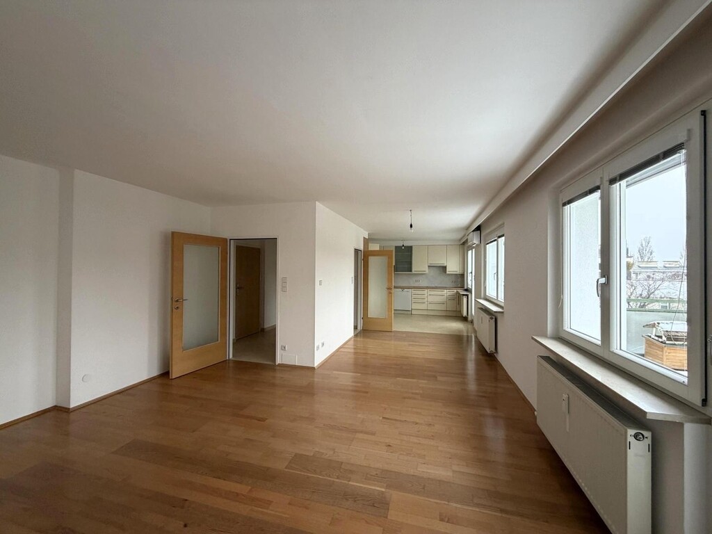 Wohnzimmer/Essbereich/Küche