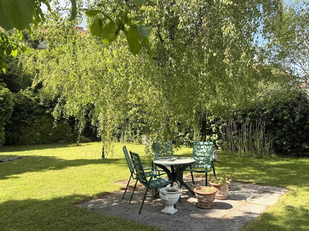 Aussenbereich/Eigengarten mit Outdoor-Pool