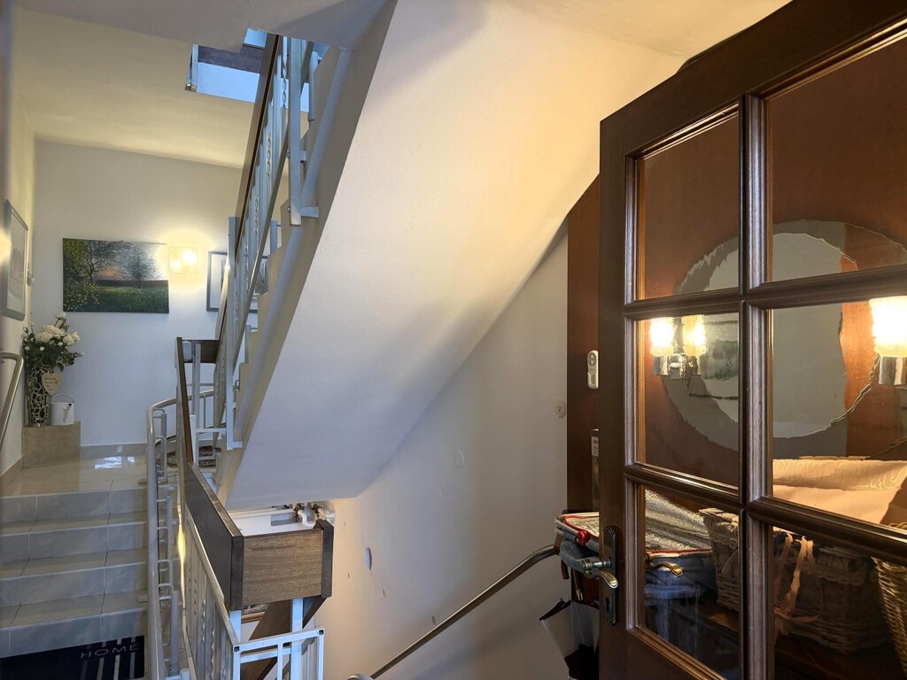 EG /Hauseig./Stg.mit barrierefreiem Stiegenlift
